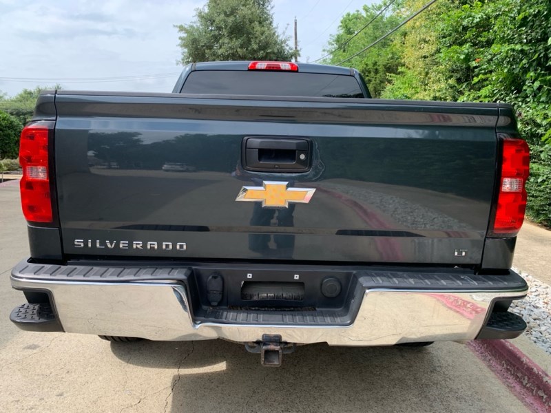 Additional photo of vehicle.