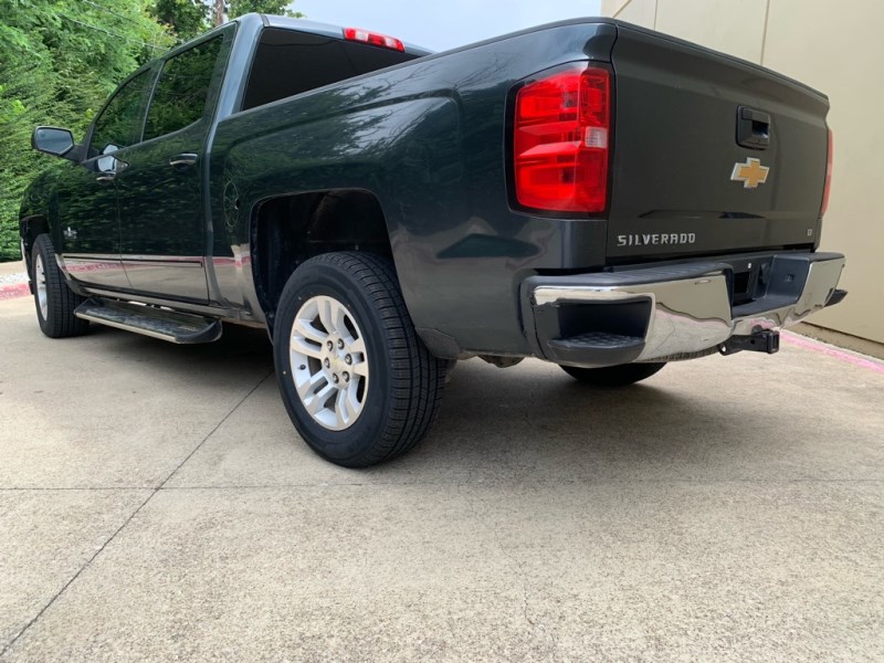Additional photo of vehicle.
