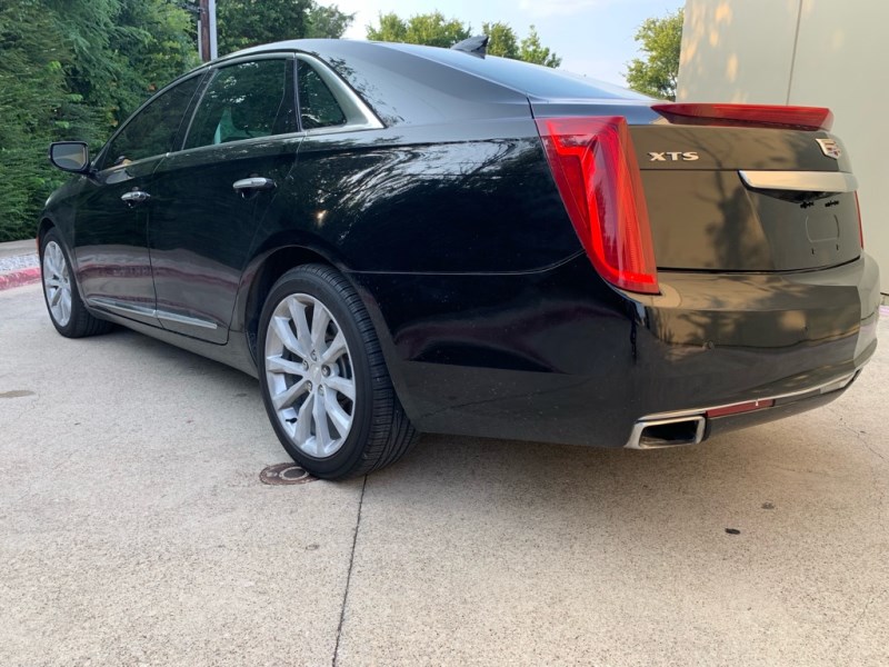 Additional photo of vehicle.