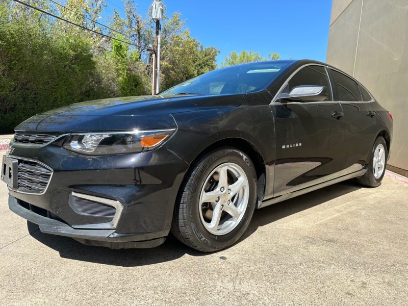 Additional photo of vehicle.