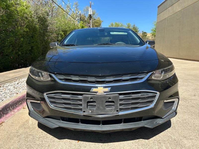 Additional photo of vehicle.