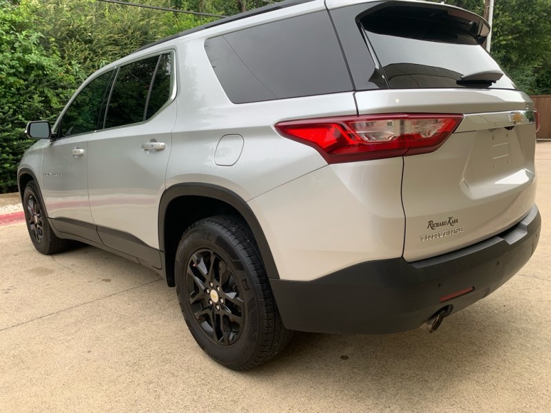 Additional photo of vehicle.