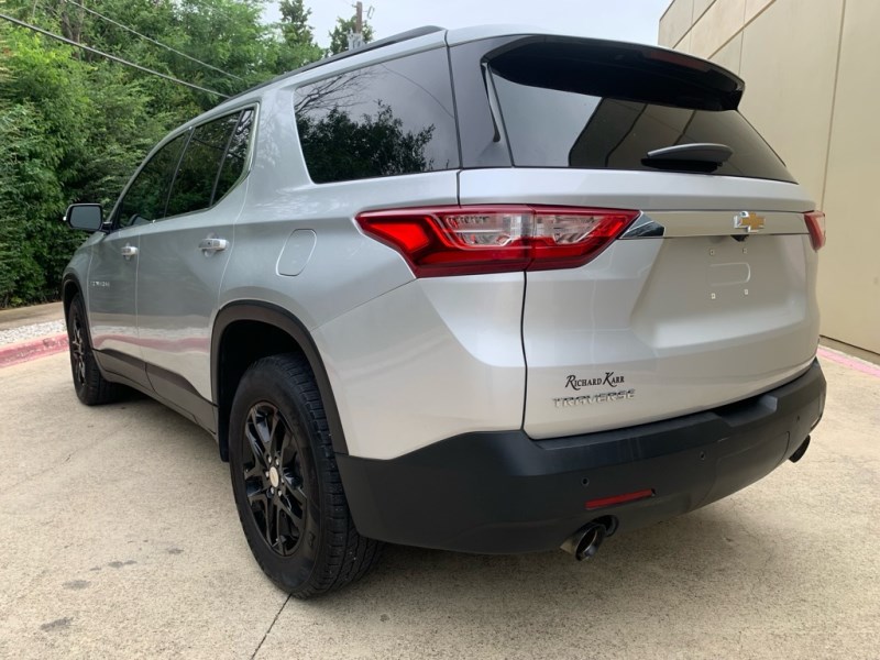 Additional photo of vehicle.