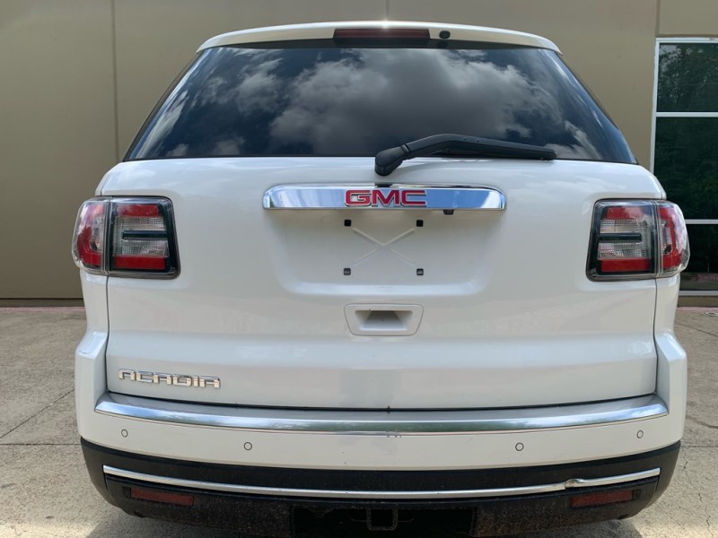 Additional photo of vehicle.