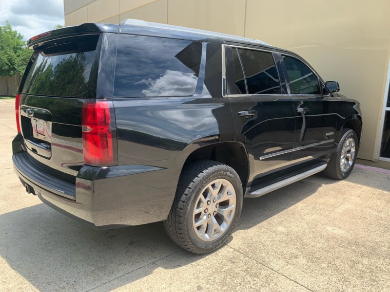 Additional photo of vehicle.