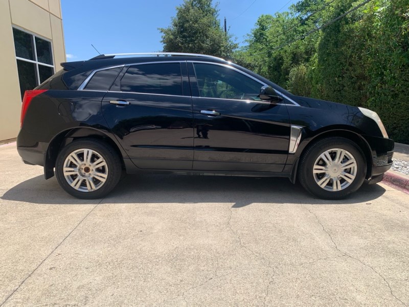 Additional photo of vehicle.