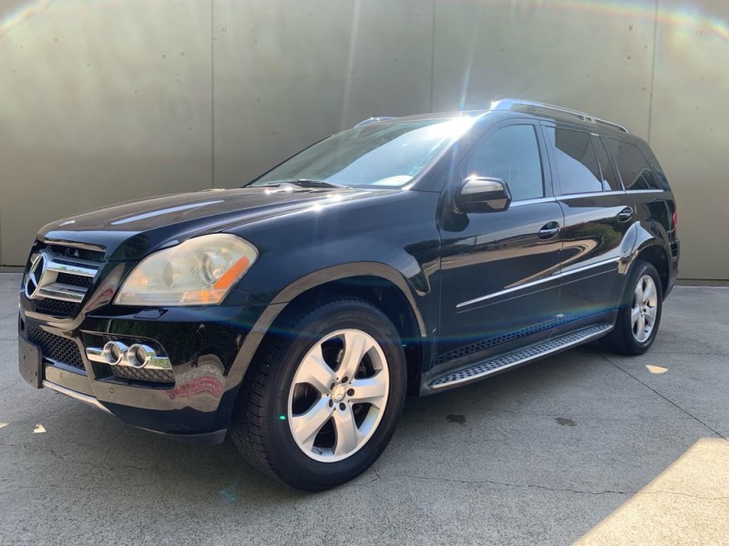 Additional photo of vehicle.