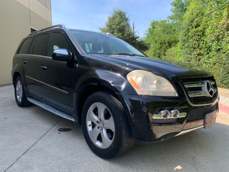 Additional photo of vehicle.