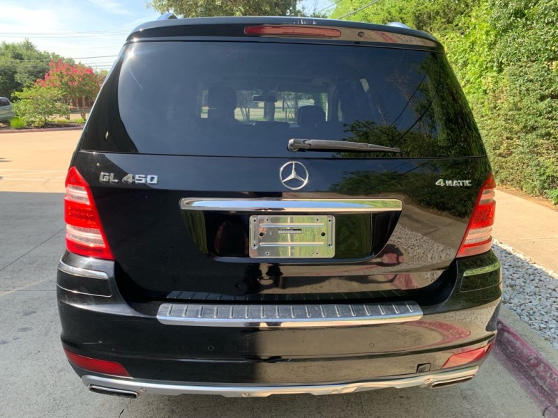 Additional photo of vehicle.