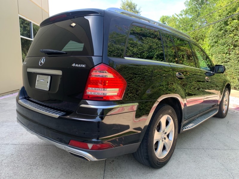 Additional photo of vehicle.