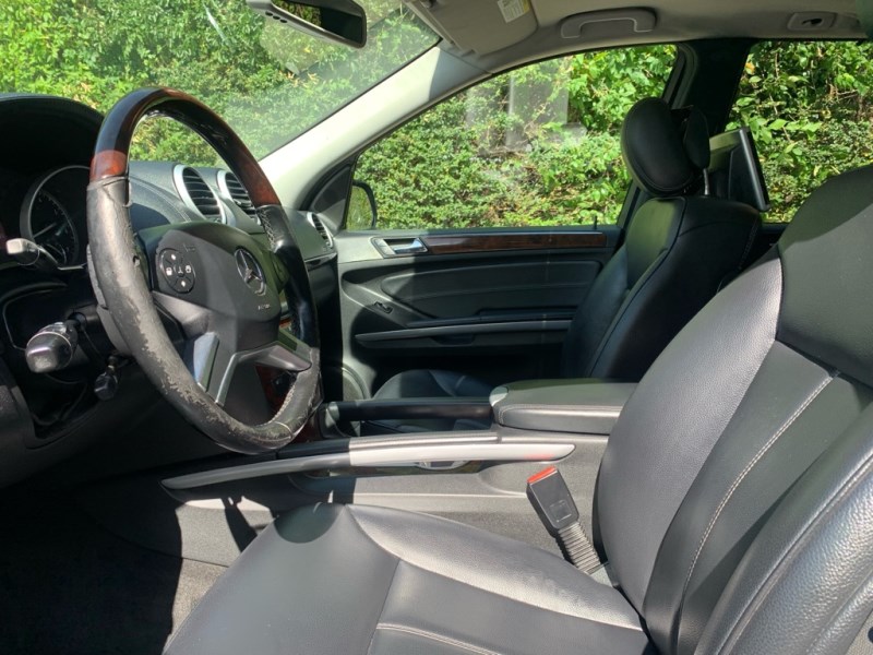 Additional photo of vehicle.