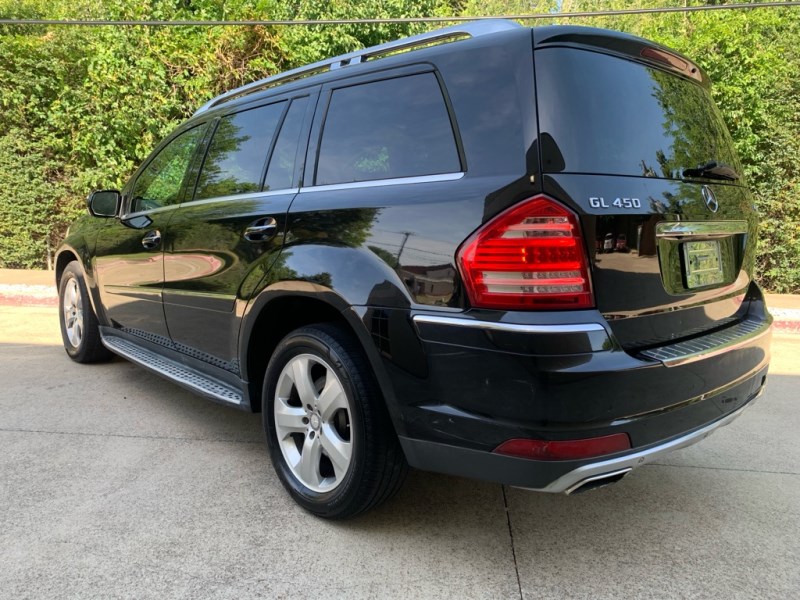 Additional photo of vehicle.