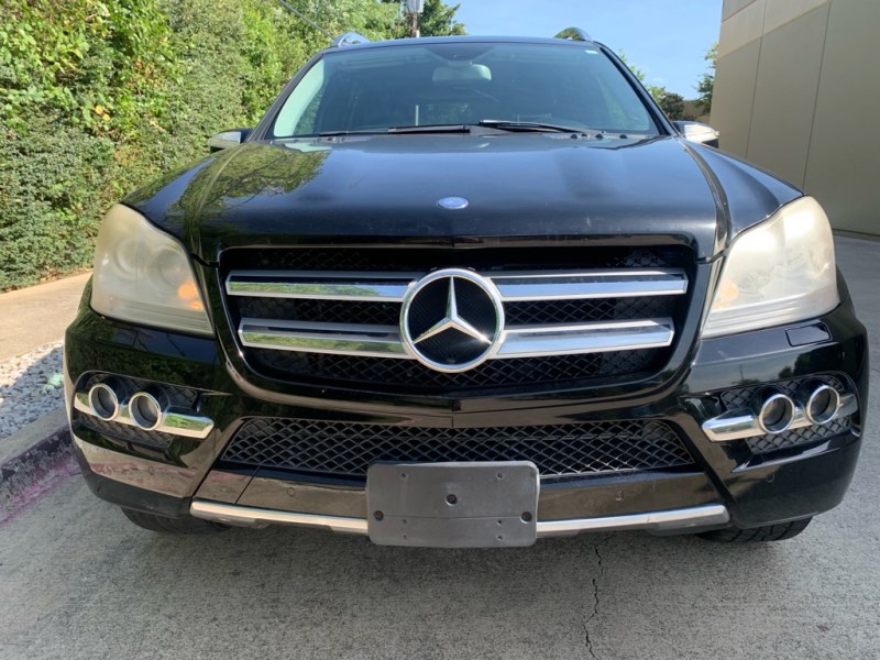 Additional photo of vehicle.