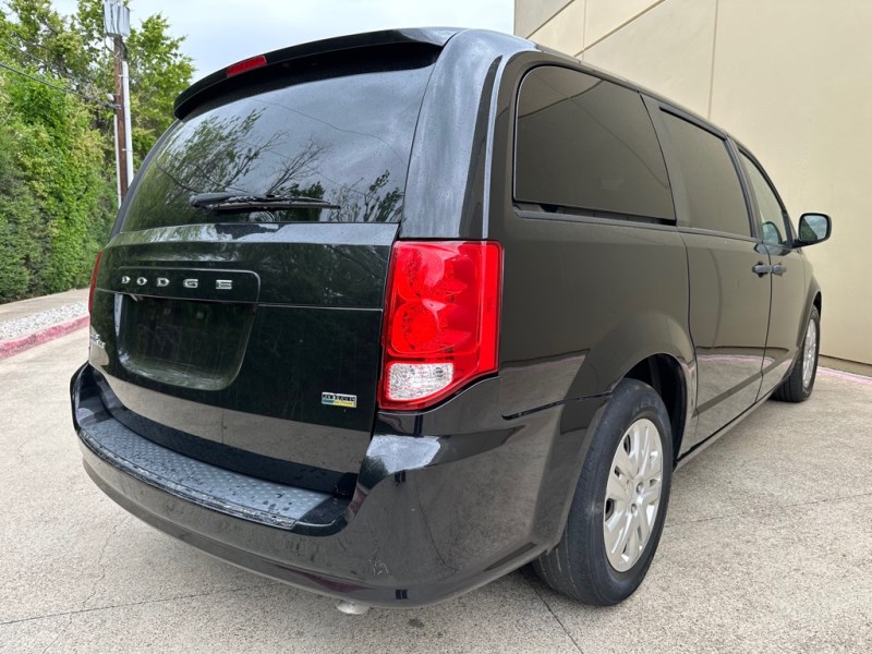 Additional photo of vehicle.