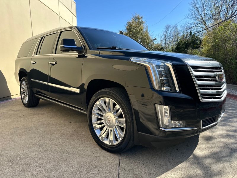 Additional photo of vehicle.