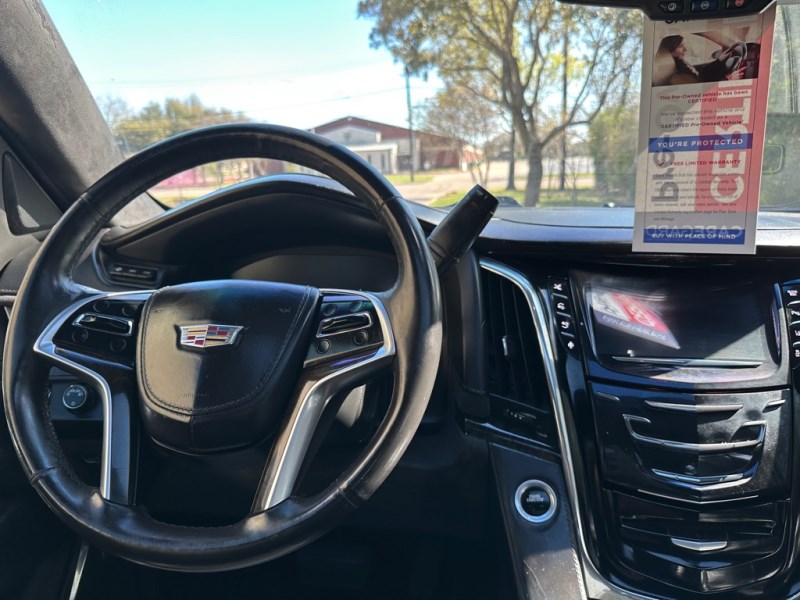 Additional photo of vehicle.