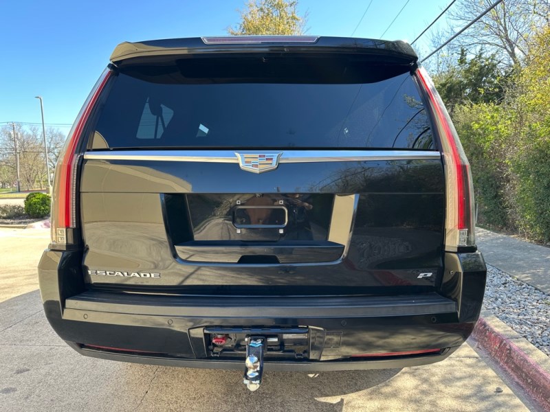 Additional photo of vehicle.