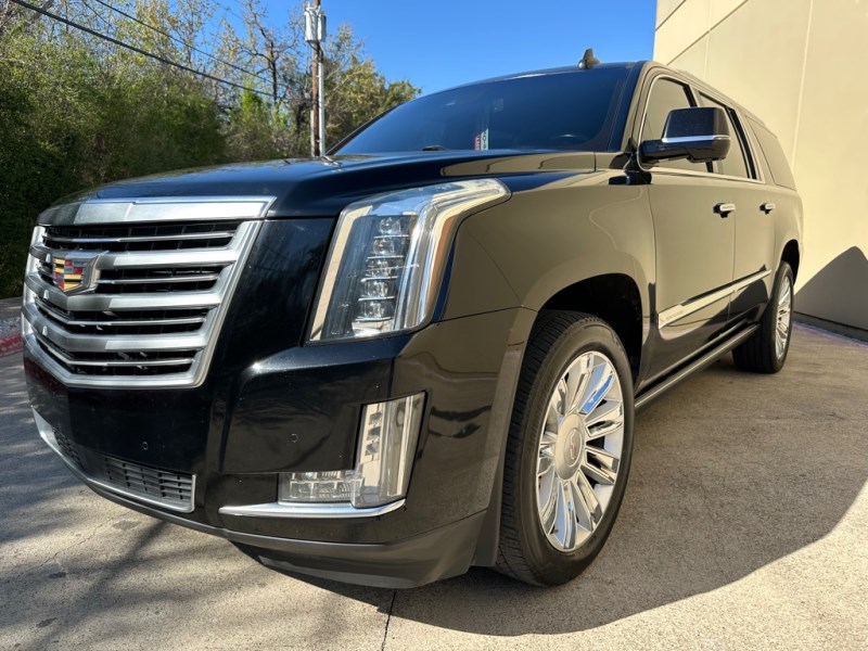 Additional photo of vehicle.