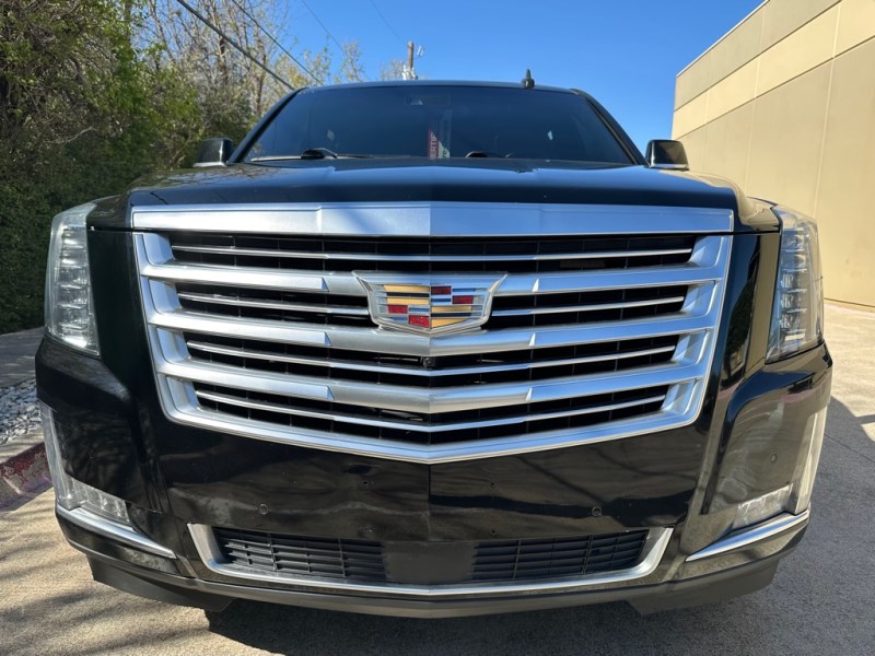 Additional photo of vehicle.