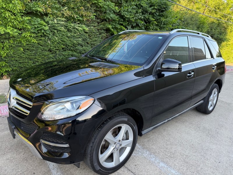 Additional photo of vehicle.