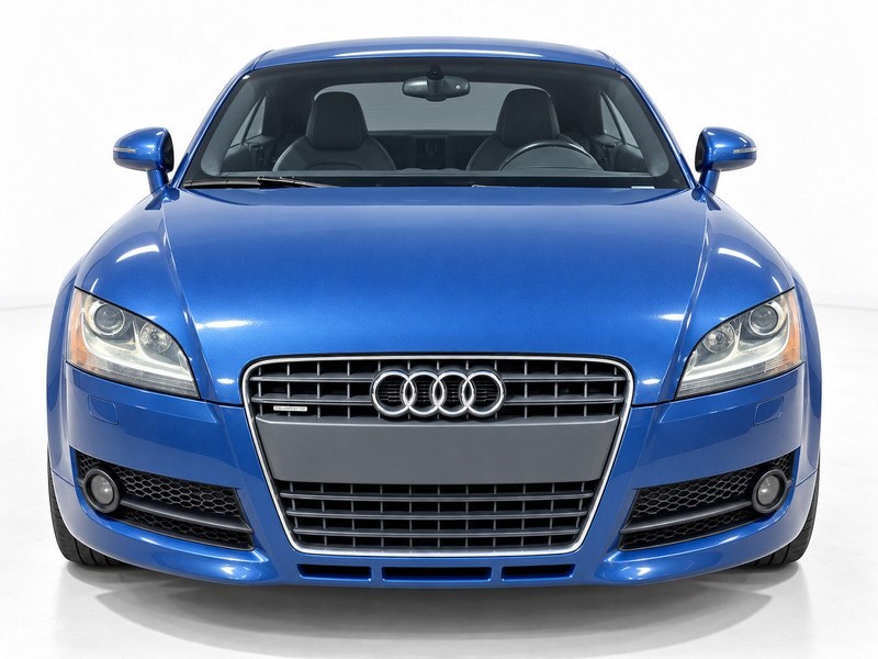Additional photo of vehicle.