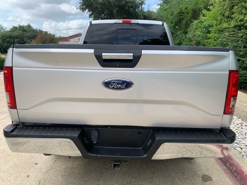 Additional photo of vehicle.