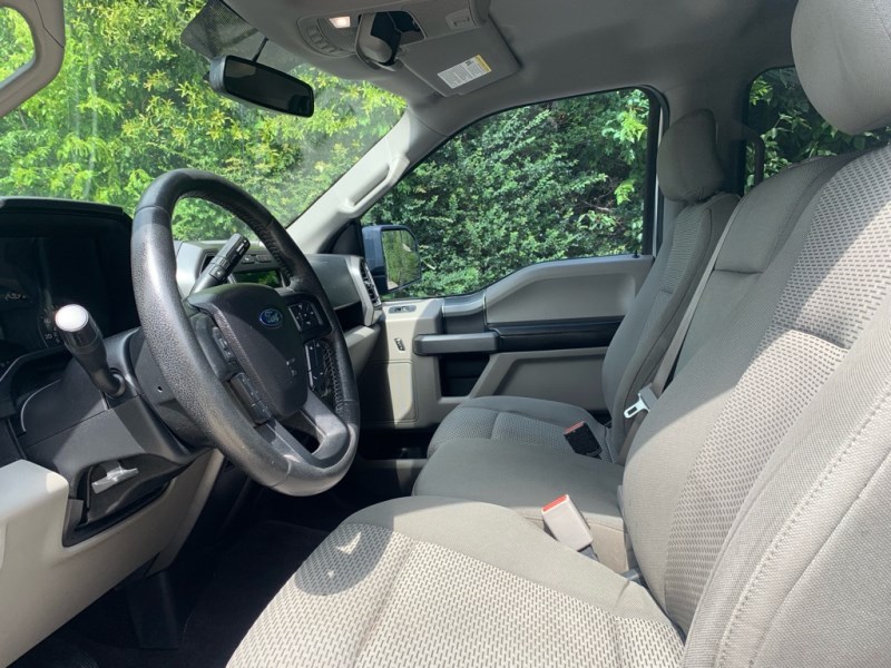 Additional photo of vehicle.