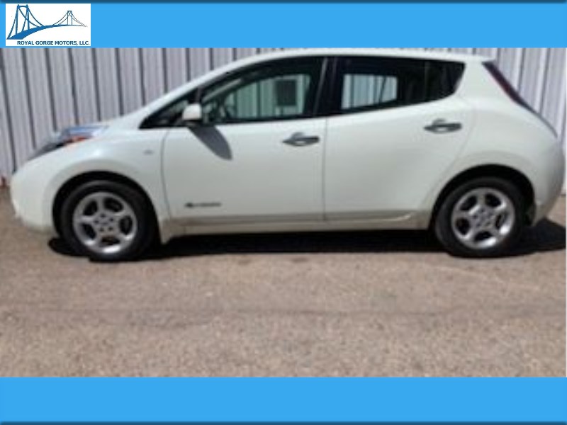 Additional photo of vehicle.