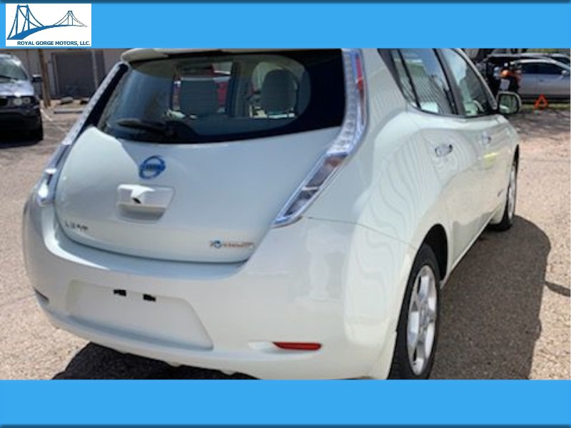 Additional photo of vehicle.