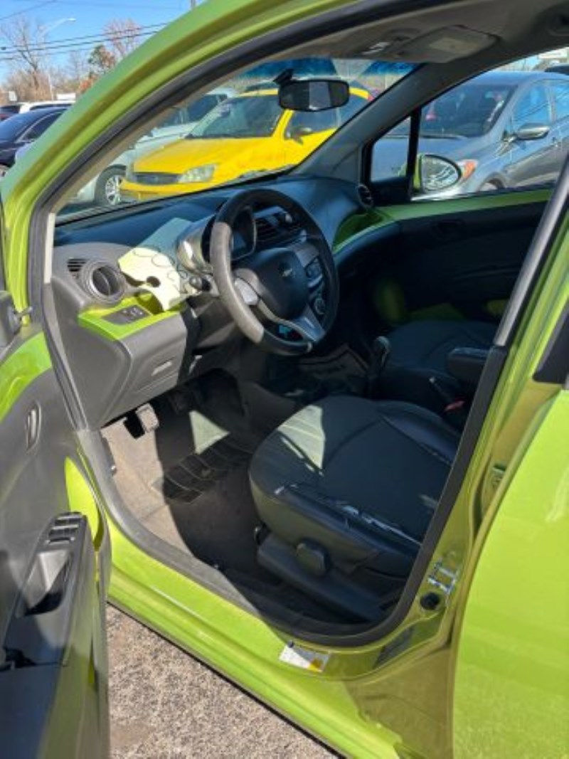 Additional photo of vehicle.