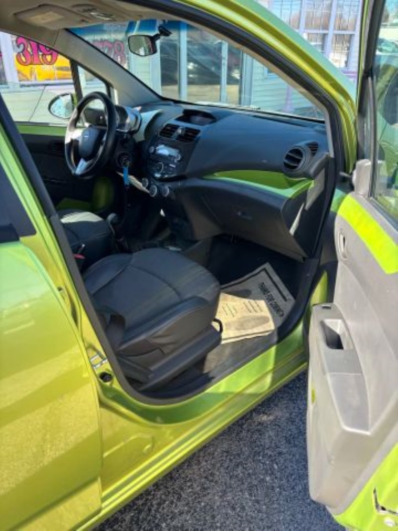 Additional photo of vehicle.