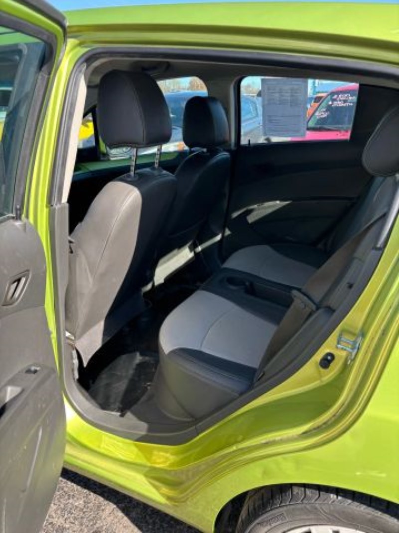 Additional photo of vehicle.