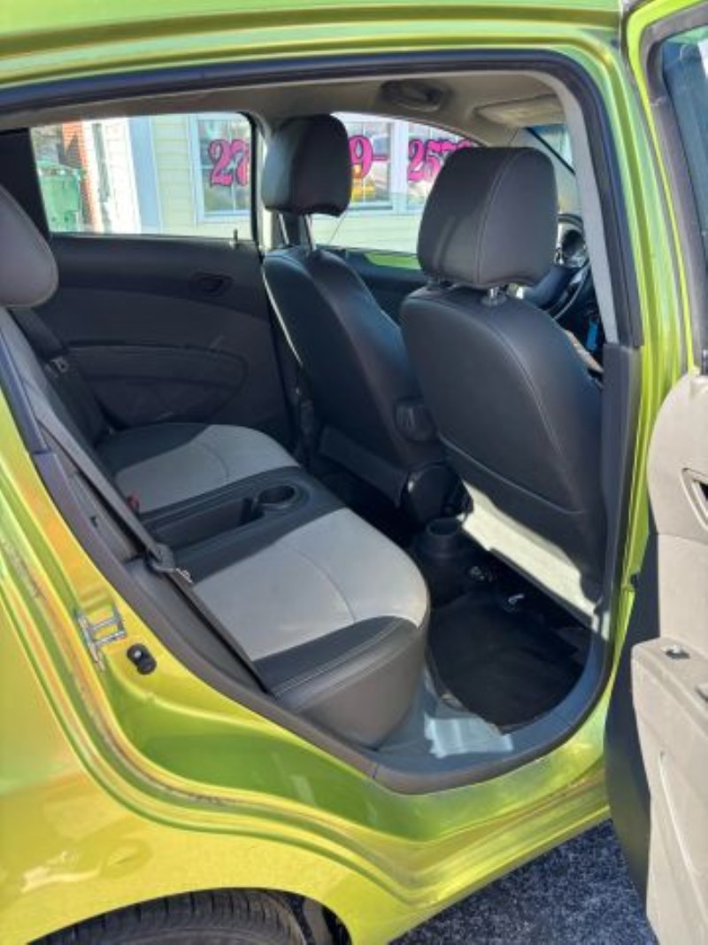 Additional photo of vehicle.