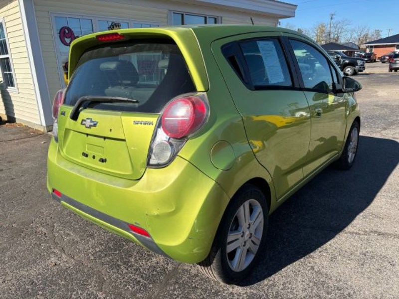 Additional photo of vehicle.