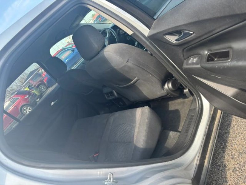 Additional photo of vehicle.