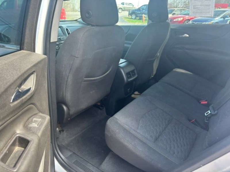 Additional photo of vehicle.