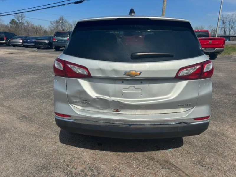 Additional photo of vehicle.