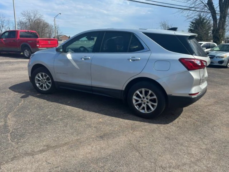 Additional photo of vehicle.