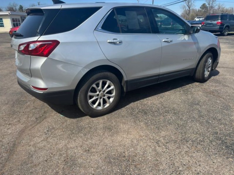 Additional photo of vehicle.