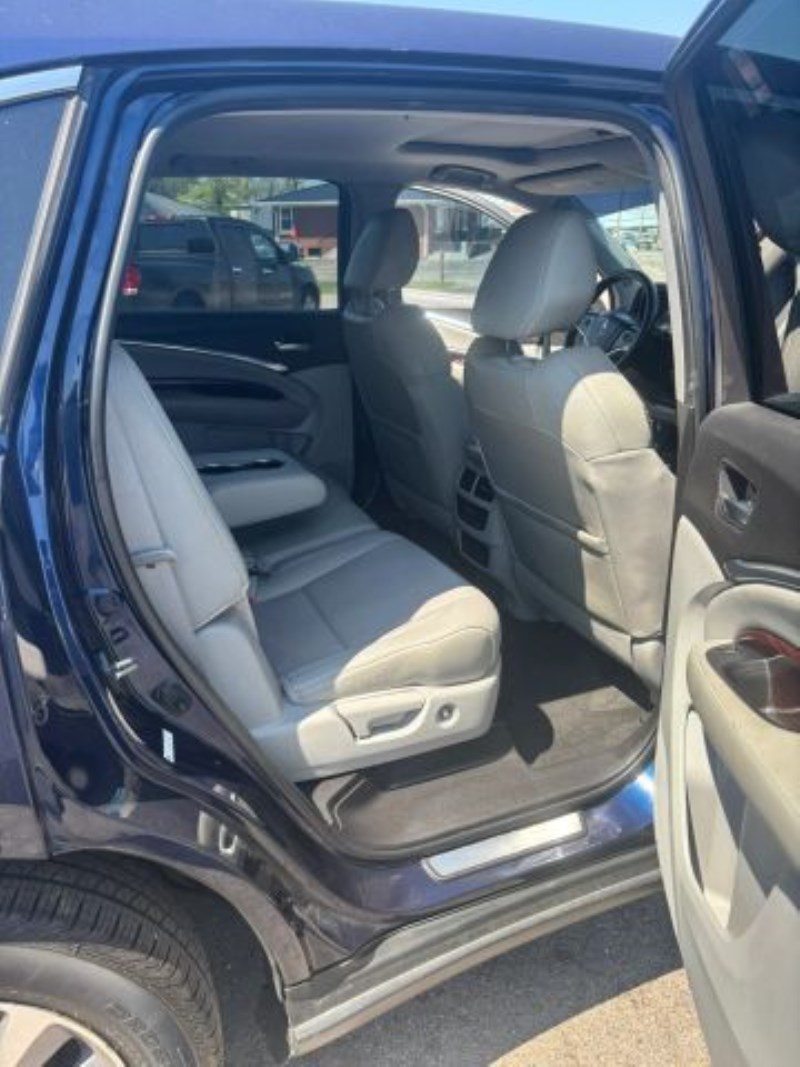 Additional photo of vehicle.