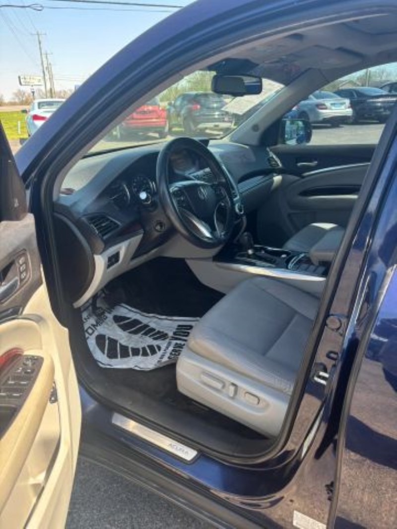 Additional photo of vehicle.