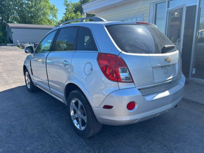 Additional photo of vehicle.