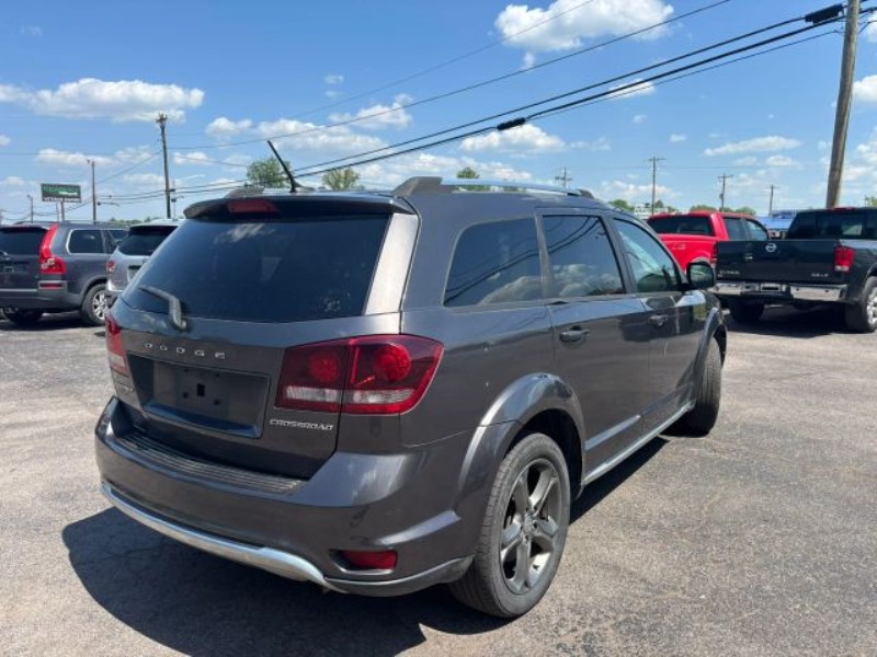 Additional photo of vehicle.