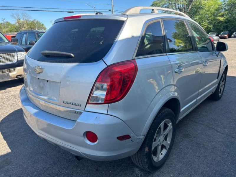Additional photo of vehicle.