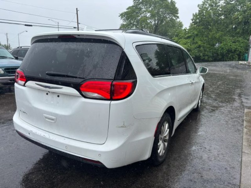 Additional photo of vehicle.