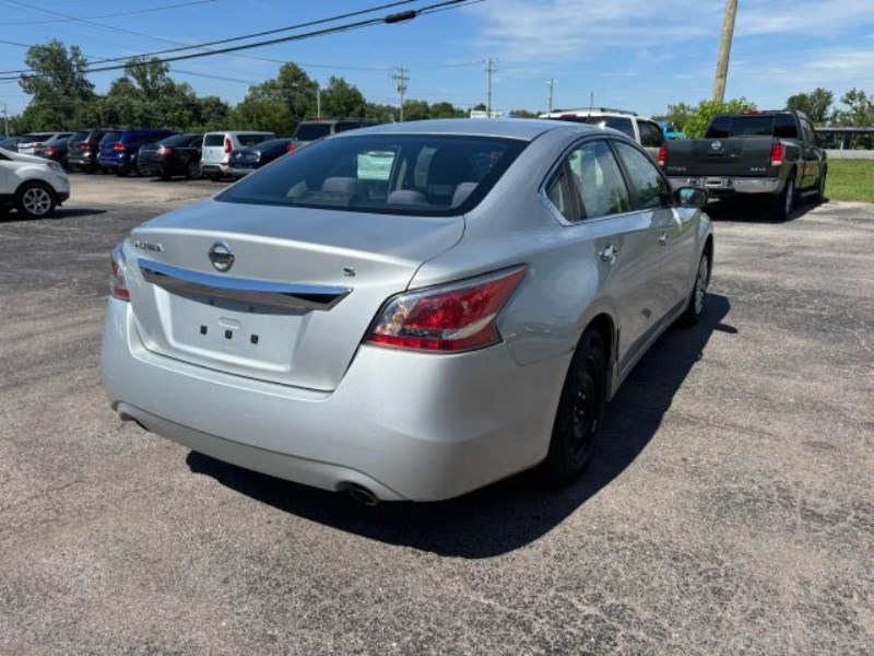 Additional photo of vehicle.