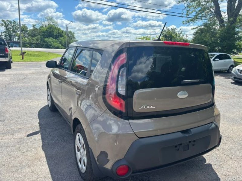 Additional photo of vehicle.