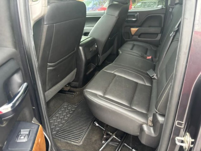 Additional photo of vehicle.