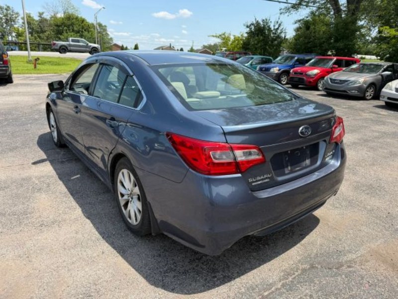 Additional photo of vehicle.