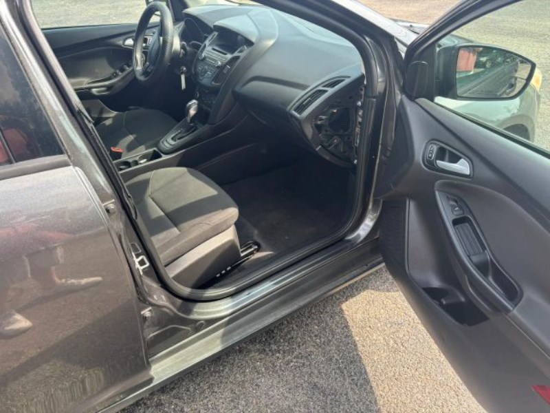 Additional photo of vehicle.